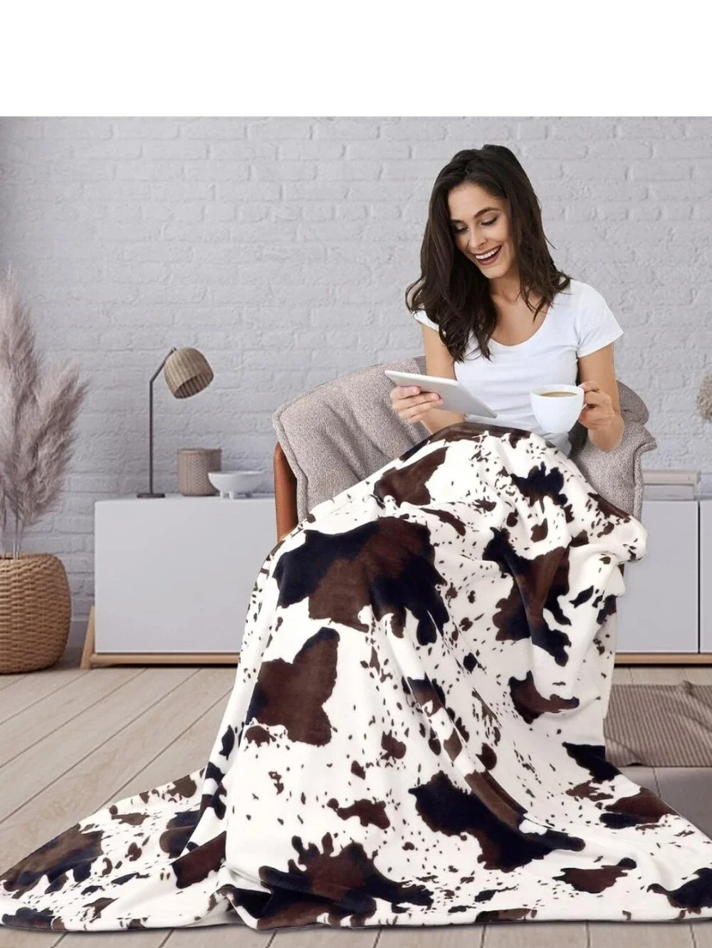 Cozy Cowhide-Print Fleece Throw Blanket - Brown & White 50x60